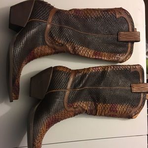 BCBG cowgirl leather boots